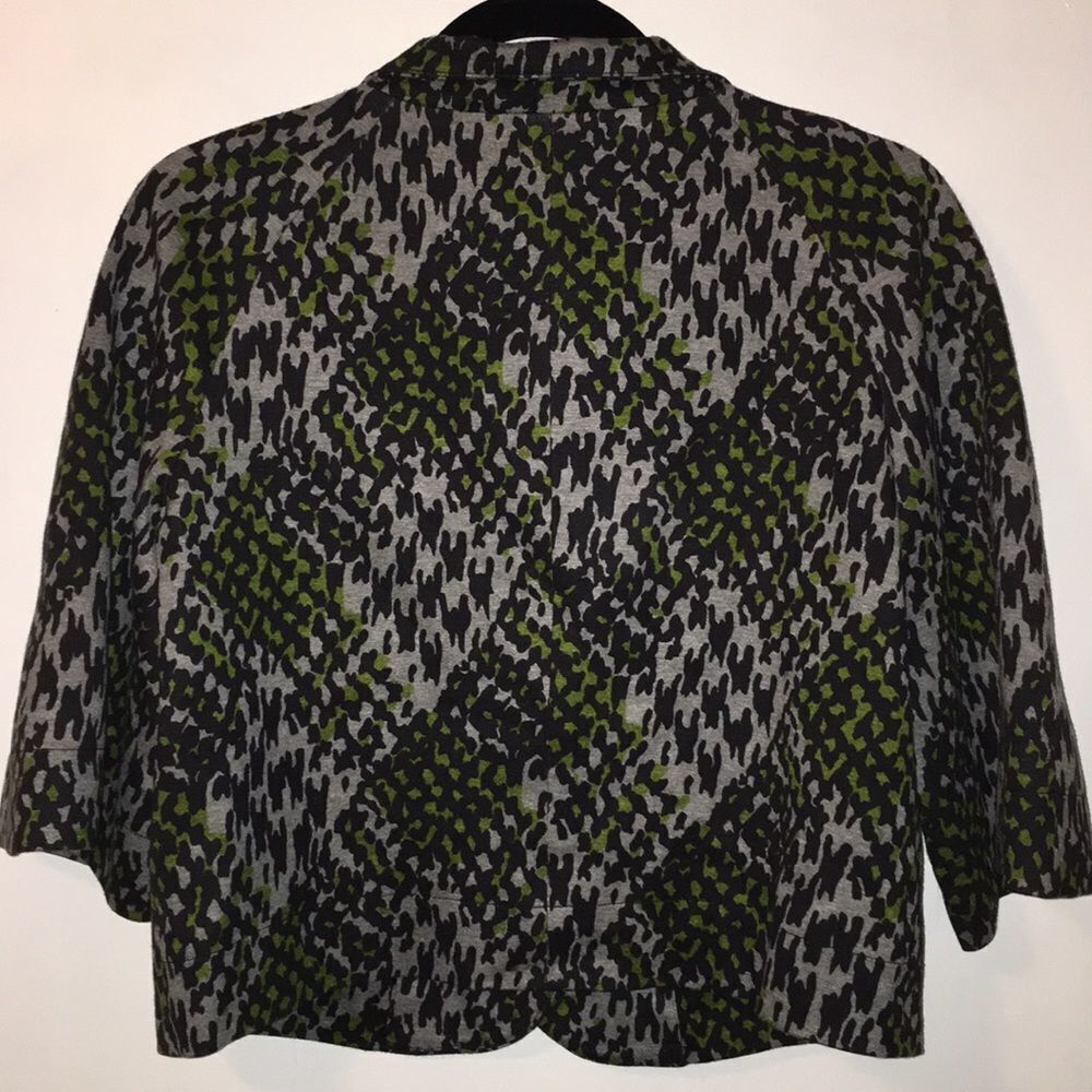 Trina Turk 2 Piece Skirt Suit Set - snake print - Picture 8 of 8